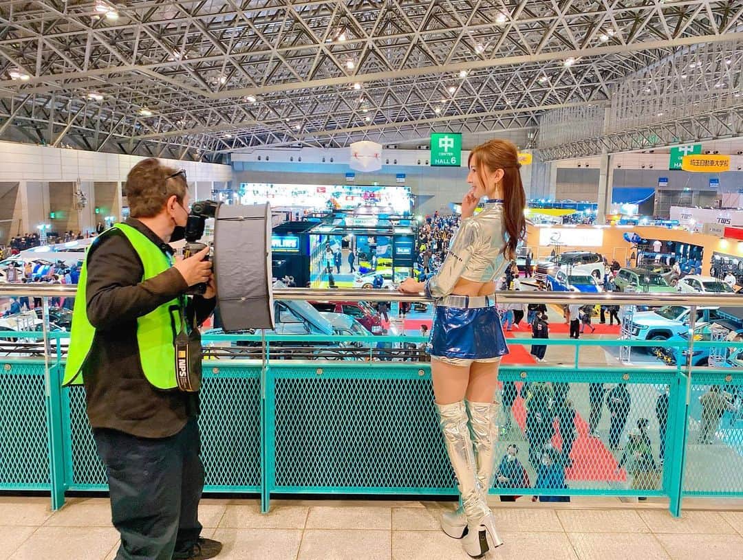 藤本真由さんのインスタグラム写真 - (藤本真由Instagram)「#goodmorning 💕  オートサロンでのきっと最後であろう取材の風景📸☺️ ちむちゃん撮ってくれてありがとう❤️  #思い出グラム #オートサロン #オウルテックレディ #owltechlady #レースクイーン #コスチューム」1月27日 10時02分 - mayusuke25