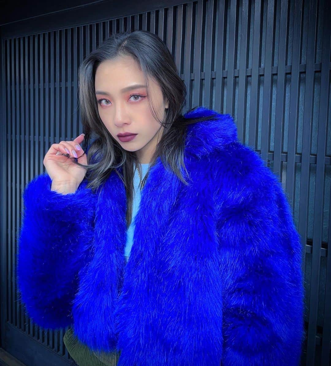 honoka のインスタグラム：「honoka 3rd Digital Single 「celebrate(Prod.KM)」を 2月2日リリースすることが決定しました❤︎  この曲は、 当たり前だった生活が奪われてしまって 出来ないことが増えてしまった日々 今は画面越しでも、 いつか大切な人に会えたとき、 その日がなんでもない日だったとしても、 とても特別♡ 会えた日をはやくお祝いしたい！！ “I just wanna celebrate!”  そんな気持ちが込められた曲です🤍 この状況で気持ちが落ちちゃう事も あるかもしれないけど、 いつか、、の明るい未来を夢見て、 この曲で元気になってもらいたいです♡  めちゃめちゃ最高の作品になったので 楽しみにしててね🤭💗  今回も豪華すぎるお2人に プロデュースして頂き、本当に幸せです🙏💕 ありがとうございます❣️ @kmmusic_official  @lilleisebutgold   #honoka_celebrate」