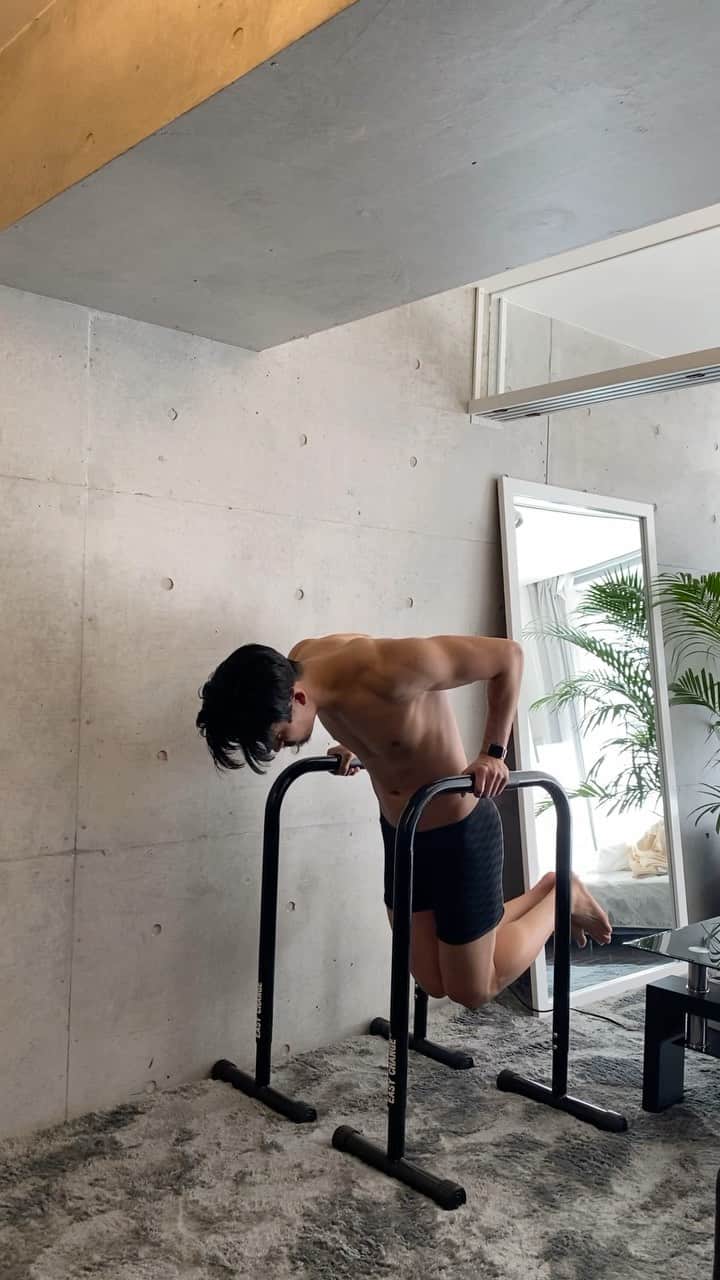 Kensukeのインスタグラム：「筋トレは継続 継続が難しかったら @kensuke_personal へ✅👍」