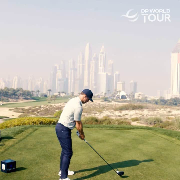 ポール・ケーシーのインスタグラム：「Iconic  . @dpworldtour @slyncddc @emiratesgc #golfview #Dubai」