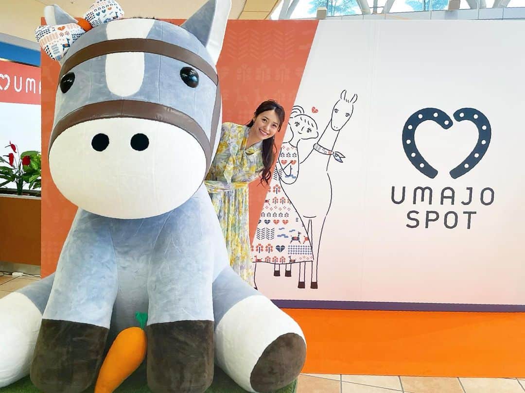 黒澤ゆりかのインスタグラム：「UMAJO SPOT は今回もとっても可愛いです☺️  撮影スポットではこんな感じで撮影したよ！ ひょっこりポーズおすすめです😋  今年もたくさんのUMAJO仲間が増えますように💓🏇  可愛いワンピースは👗 @wildlily_daikanyama  でした✨」