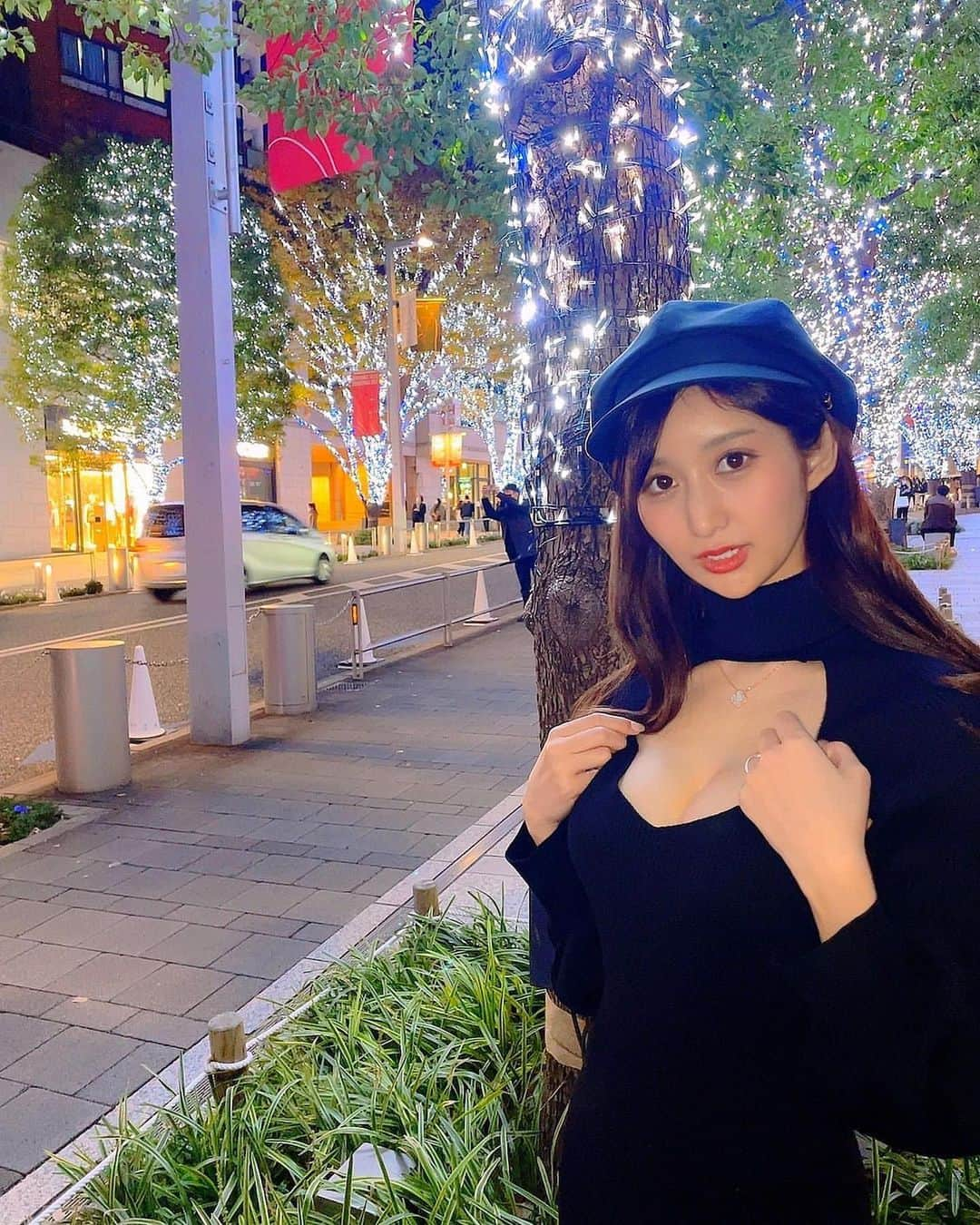 美女美容事情さんのインスタグラム写真 - (美女美容事情Instagram)「《六本木イルミネーション💖🎄🌃》 *⁠ 今回ご紹介させて頂きますのは!!👀❤︎⁠⠀ apiさん< @api_022 >の素敵なお写真📸⁠⠀⁠⠀⁠⠀⁠ *⁠⠀⁠⠀⁠⠀⁠⠀ けやき坂のイルミネーション＆美女🌟🌟 美しい同士のコラボレーション最高です🧡🖤 *⠀⁠⠀⁠⠀⁠⠀⁠⠀ apiさん< @api_022 > ⁠⠀⁠⠀⁠⠀⁠⠀ 素敵な投稿ありがとうございました☺️📸✨ *⠀⁠⠀⁠⠀⁠⠀⁠⠀ apiさんのアカウントには他にも素晴らしい投稿が沢山ありますので是非覗いてみてくださいね💁‍♀️💙⁠⠀⁠⠀⁠⠀⁠⠀ *⠀⁠⠀⁠⠀⁠⠀⁠⠀ △▼△▼△▼△▼△▼△▼△▼△▼△▼ ⁠⠀⁠⠀⁠⠀ ❤🧡💛「美女美容事情」💚💙💜⠀⠀⠀⠀⠀⠀⠀⠀⠀⠀⠀⠀⠀⠀⁠⠀⁠⠀⁠⠀⁠⠀⁠⠀ 👇掲載ご希望の方は👇⠀⠀⠀⠀⠀⠀⠀⠀⠀⠀⠀⠀⠀⠀⠀⁠⠀⁠⠀⁠⠀⁠⠀⁠⠀ @b_b_j.jタグ付けと🖤 #ビジョビ ⁠⠀ 🖤タグ付けお願いします✨⠀⠀⠀⠀⠀⠀⠀⠀⠀⠀⠀⠀⠀⠀⠀⁠⠀⁠⠀⁠⠀⁠⠀⁠⠀ △▼△▼△▼△▼△▼△▼△▼△▼△▼ ⁠⠀⁠ #インスタ美女 #六本木 #六本木ヒルズ #イルミネーション #イルミネーション撮影 #撮影会 #撮影モデル #撮影 #六本木ヒルズ #けやき坂イルミネーション #けやき坂 #インスタグラビア」1月27日 17時34分 - b_b_j.j