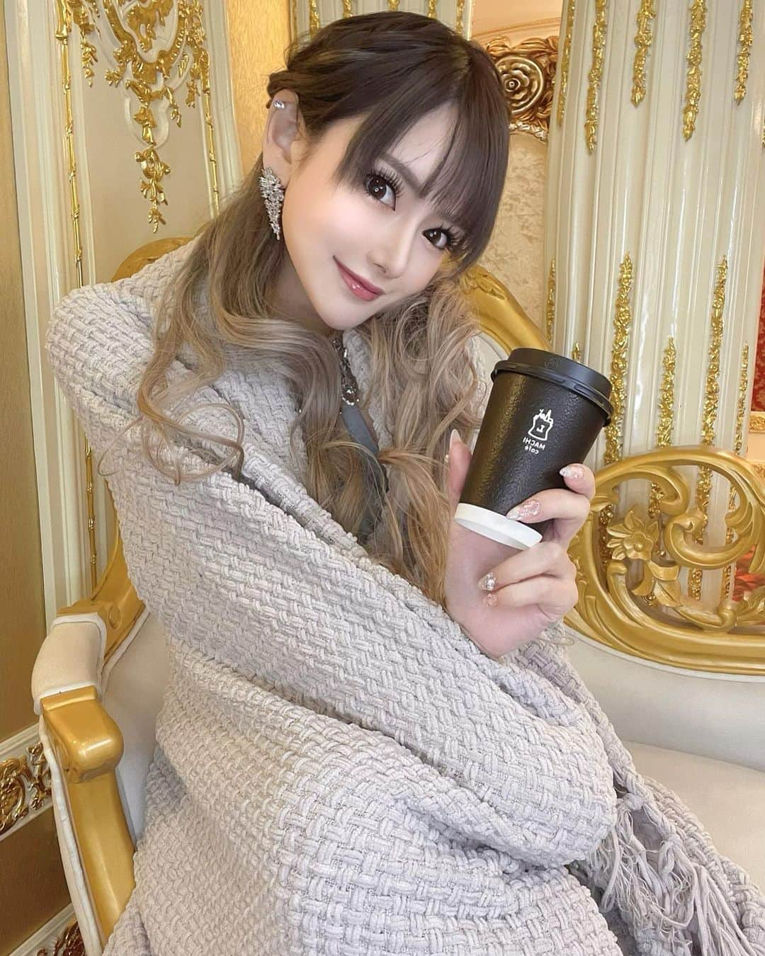 葉月芽生さんのインスタグラム写真 - (葉月芽生Instagram)「☕💭  ローソンのcoffeeおいしいよね💗  #angelr  #photography  #model  #offshot  #rest  #time  #coffee  #lawson  #エンジェルアール  #撮影 #休憩」1月27日 17時50分 - mei_hazuki