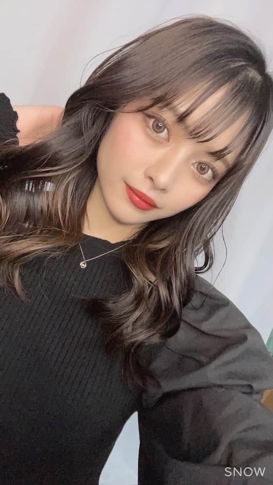 崎代夏怜のインスタグラム：「写真が盛れない日って気分が上がらないよね🥺。  そんな時は最近話題のSNOWのカラコンエフェクトを使うと凄く盛れるよ😌😌  みんなも使ってみてね💕  #snowcam#エフェクト#グレージュレンズ#SNOW#PR @snow_japan」