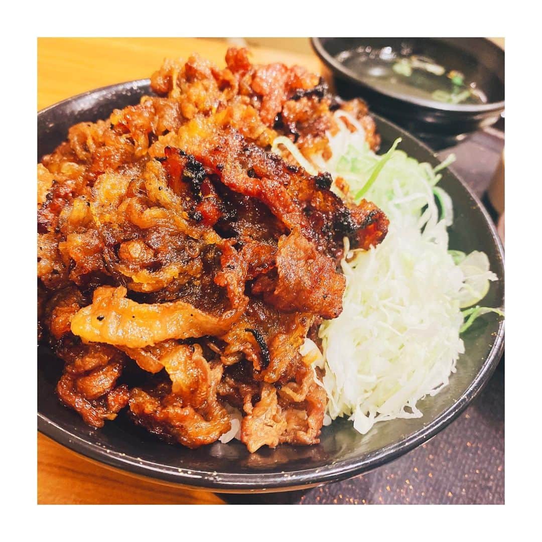 鈴木紗理奈さんのインスタグラム写真 - (鈴木紗理奈Instagram)「カルビ丼と純豆腐専門店の 韓丼を今更知って感動してる。 みんな知ってる？  めちゃくちゃうまいやないかーーーい。 そんでめちゃくちゃ安い。 なんで東京にも大阪にも家の近くにはないの？ 作ってください。 週2で行きます。 2日連続で来ました。  #韓丼」1月27日 18時07分 - munehirovoice