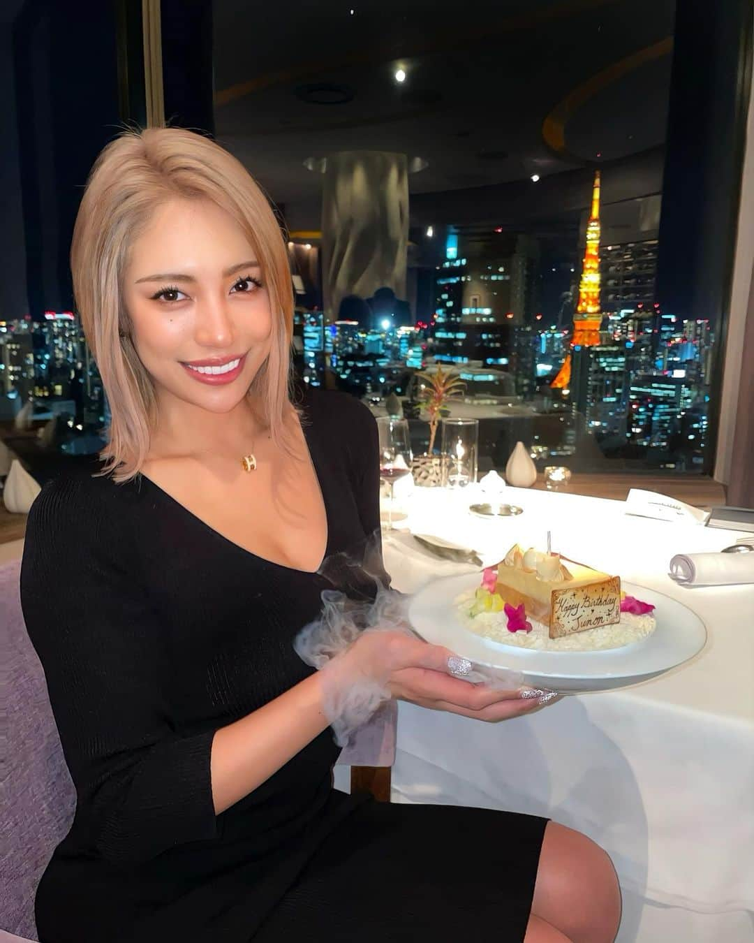 丹野珠里さんのインスタグラム写真 - (丹野珠里Instagram)「お祝い続き🥂🎂+.°  誕生日を完璧に過ごしたかったから @sbc_shion.h 先生の所で ヴェルヴェットスキン✨したよ♪  新宿南口院とても大きくて ステキな場所でした〜🥺✨✨✨  のんの美肌は、しおんたまのお陰🎉 いつもありがとうございます💙💙 だーいすき( ´-` ).｡oO ( ♡ )  #cyberjapan #junon #sbc #サイバージャパン　#ヴェルヴェットスキン」1月27日 19時06分 - cjd_junon