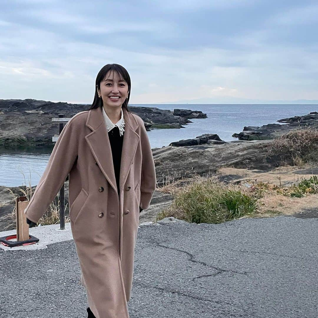 矢田亜希子さんのインスタグラム写真 - (矢田亜希子Instagram)「今日は朝から海方面でずっとロケ‼︎ 楽しすぎなロケでした🤣🤣🤣 #番組#ロケ#楽しいロケ#楽しいメンバー#笑いすぎた#気がついたらもう日が暮れていた#明るいうちに写真撮りそびれました 襟付きニット可愛かった💕 @lanvincollection」1月27日 19時29分 - akiko_yada