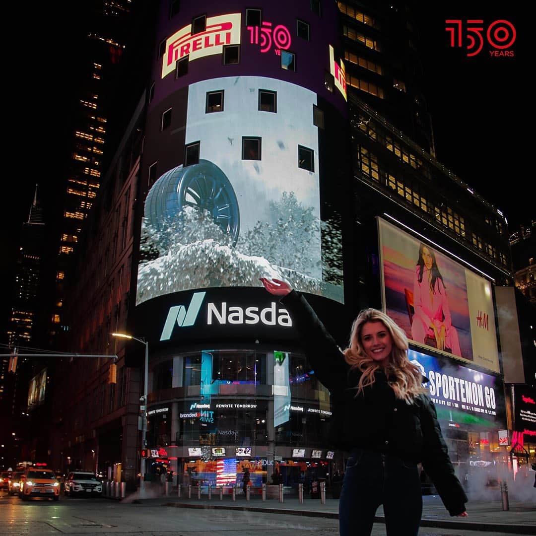 Lindsay Brewerのインスタグラム：「New York City joins the celebrations with a Pirelli tyre rolling on the Nasdaq Tower! Happy Birthday Pirelli!  #Pirelli #Pirelli150」