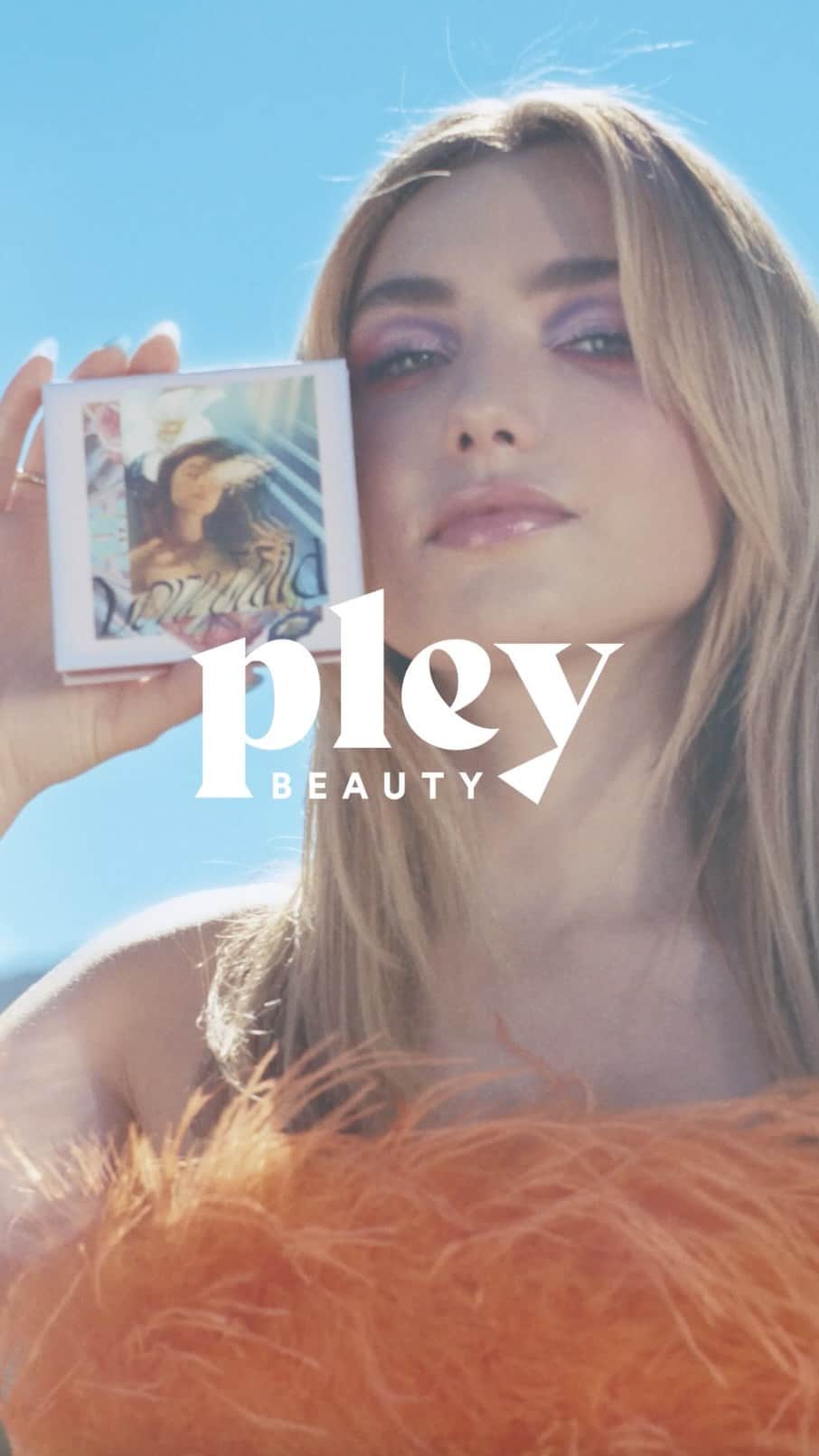 ペイトン・リストのインスタグラム：「IT'S HERE! @PleyBeauty is finally out in the world and available to shop on PleyBeauty.com now.⁣ ⁣ I can't wait to see all of the looks you create, I hope you love it as much as I do. 💕」