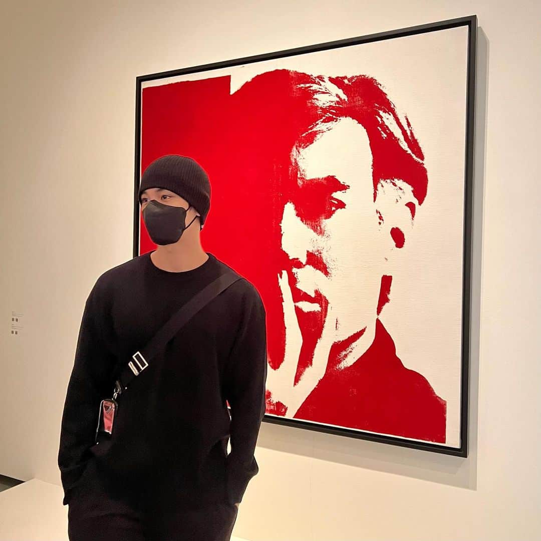 ミンギュのインスタグラム：「Andy Warhol」
