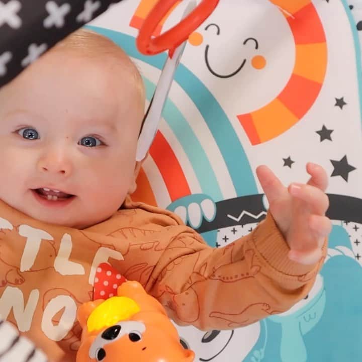 ジョージア・コウソウロウのインスタグラム：「GIVEAWAY!  I can’t believe I have an 8 month old, where is the time going 🙈!? Brody has grown and developed so much in such a small amount of time and I always love seeing the new phase he’s going to reach next. @fisherprice has been my go to for so many of Brody’s toys and they have some amazing new products available @thebabyroomatsmyths for this year. @fisherprice and @thebabyroomatsmyths  are giving you, my lovely followers the chance to win the products included in this video- 2-in-1 Like a Boss Activity Centre, 3-in-1 Music, Glow and Grow Gym and Cuddle n’ Snuggle Hedgehog. All you need to do is: 1. Go to @thebabyroomatsmyths and follow the page.. 2. Comment BELOW , what is your favourite Fisher-Price product shown in this video! 3. Entries close on 1.02.22 The winners will be DMed by @thebabyroomatsmyths T&Cs apply  GOOD LUCK! #LetsBeKids #AD」