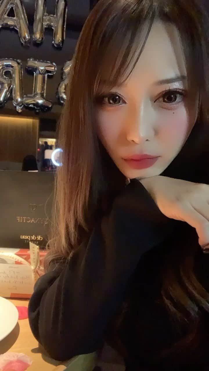 みたんのインスタグラム：「❤️‍🔥  . . . . . . . . . . . . . . . . #美肌ケア #肌質改善 #メイク #メイクアップ #韓国メイク #美尻女子  #メイク #艶肌 #艶肌メイク #スタイル #女子会 #アマン東京 #diormakeup  #ボディライン #ボディメイク #えちえちボディ #ダイエット #筋トレ女子 #メイク動画  #bodymake #fitnessbody #makeup #followme #bodyline #shapeup  #japanesegirl #hipup #bikini」