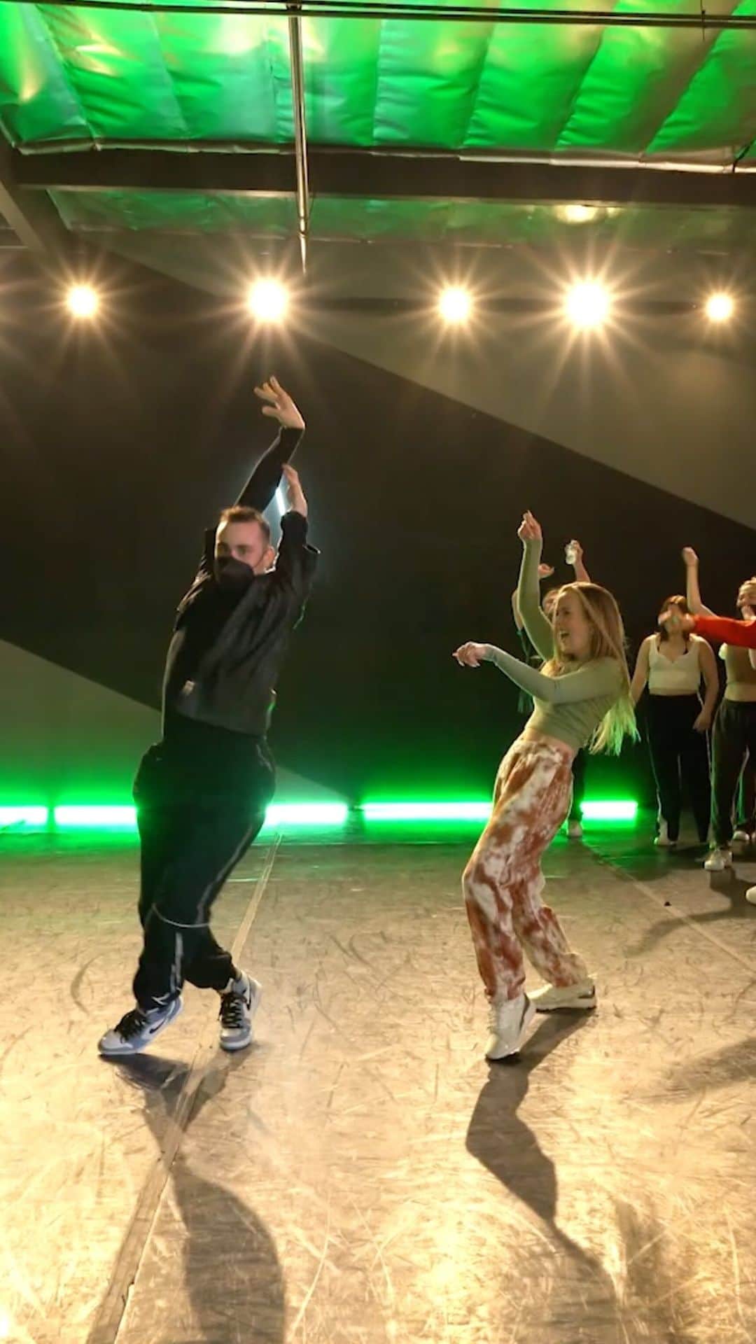 Nika Kljunのインスタグラム：「Thursday night energy was off the charts with @nikakljun !!! #thebreaspace💃🏼」