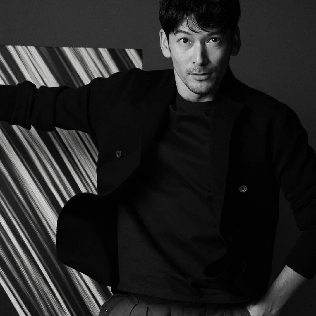 久保田裕之のインスタグラム：「とても素晴らしい経験をさせてもらいました！！ モデル達が集まると、こんなにもエネルギーが生まれるのだと再認識した😄  素晴らしいスタッフ達と素晴らしい仲間達に感謝します🙇‍♂️  何よりも俺の隣には息子の遥斗が✨僕にとっても彼にとてもいい経験になりました！ ありがとうございました。  インディゴをよろしくお願いします🙇‍♂️ そしてこれからの久保田裕之よろしくお願いします😄  #この世の中だから #責めて行こう#写真の力#撮影 #行動を起こしたことが#素晴らしい #久保田裕之#遥斗 #前の投稿との顔の落差#さて#久保田はどこでしょう」