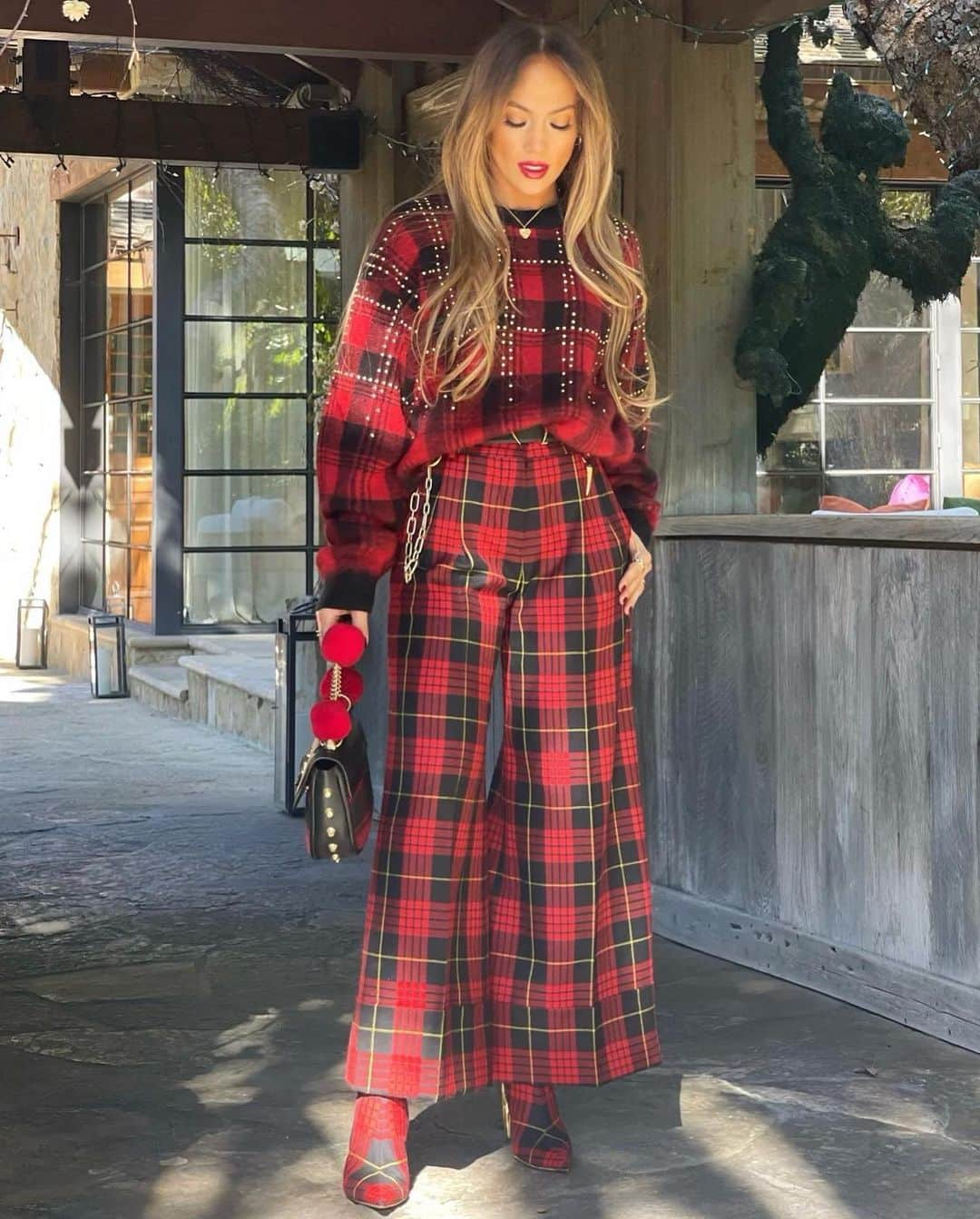 ジェニファー・ロペスさんのインスタグラム写真 - (ジェニファー・ロペスInstagram)「Plaid girls club 💋🖤❤️」1月28日 9時43分 - jlo