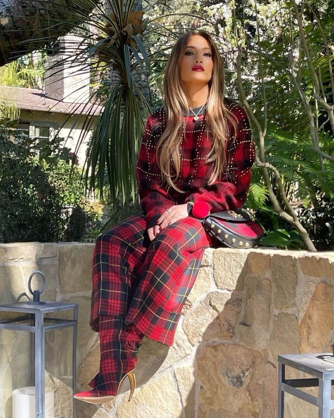 ジェニファー・ロペスさんのインスタグラム写真 - (ジェニファー・ロペスInstagram)「Plaid girls club 💋🖤❤️」1月28日 9時43分 - jlo