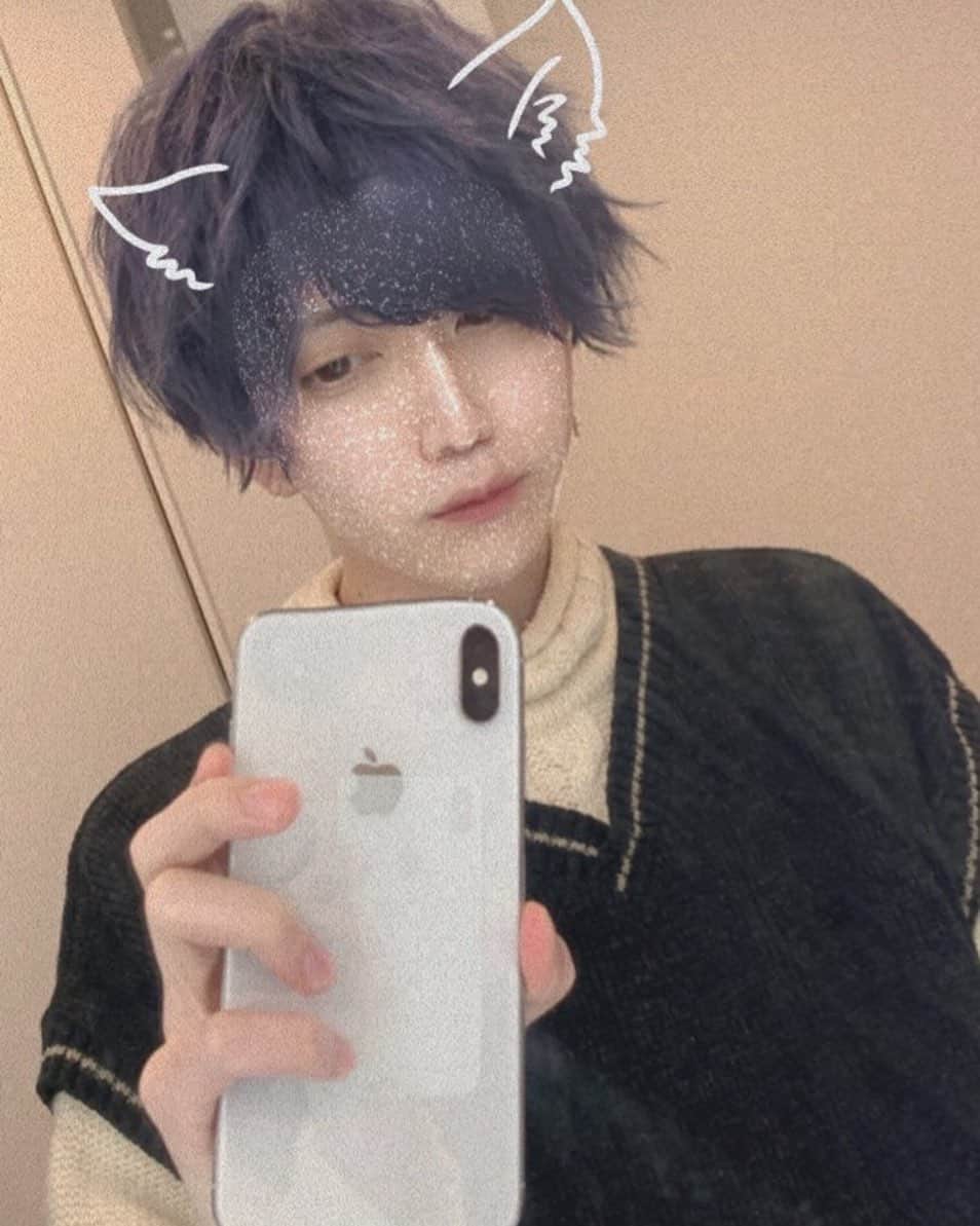 あげいんのインスタグラム：「blue」