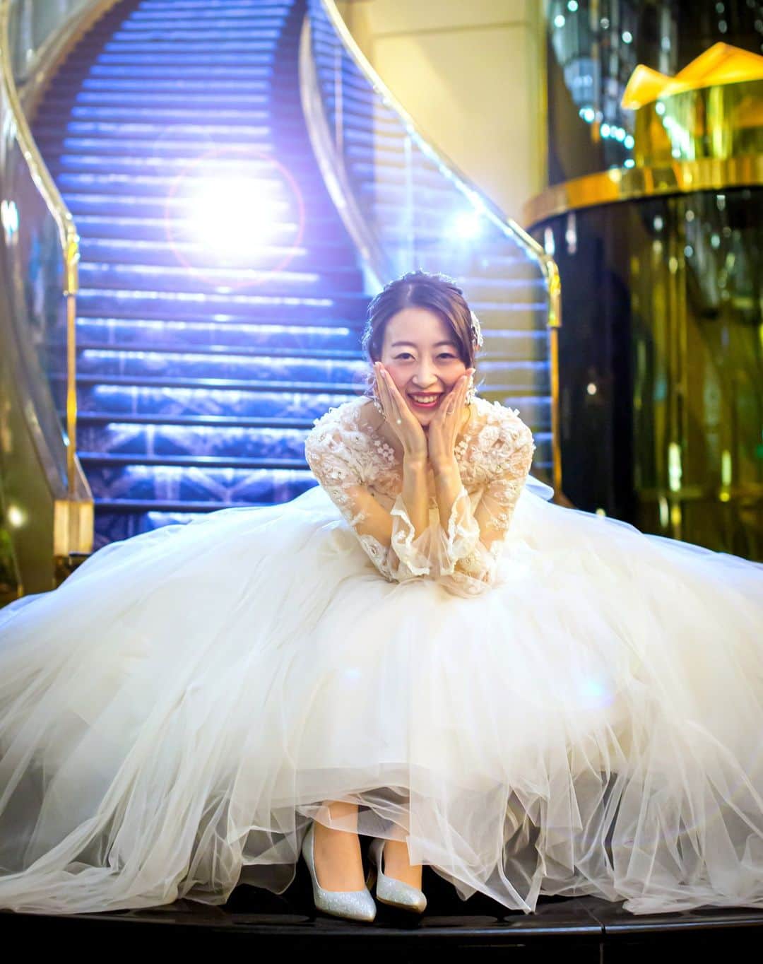 スマ婚/オフィシャルアカウントさんのインスタグラム写真 - (スマ婚/オフィシャルアカウントInstagram)「神秘的でフォトジェニックな撮影が叶う会場。  𝐻𝑎𝑙𝑙：#ホテル雅叙園東京  @smakon_official をフォローいただき 「#スマ婚」をつけて 皆さまの𝑊𝑒𝑑𝑑𝑖𝑛𝑔写真をご投稿ください♡ 公式アカウントでリグラムのチャンス♬  ＊＊＊＊【スマ婚　公式𝐿𝐼𝑁𝐸】＊＊＊＊ 結婚式に関するお悩みやご質問など LINEでお気軽にご相談ください✨ スマ婚公式LINEアカウントは @smakon_official  プロフィールTOPのリンクより ご登録いただけます💡 ＊＊＊＊＊＊＊＊＊＊＊＊＊＊＊＊＊＊  #スマ婚 #結婚式 #プレ花嫁 #式場探し #式場迷子 #ブライダル #プレ花嫁準備 #結婚式準備 #披露宴演出 #結婚式場選び #プレ花嫁さんと繋がりたい #全国の花嫁さんと繋がりたい」1月28日 18時15分 - smakon_official