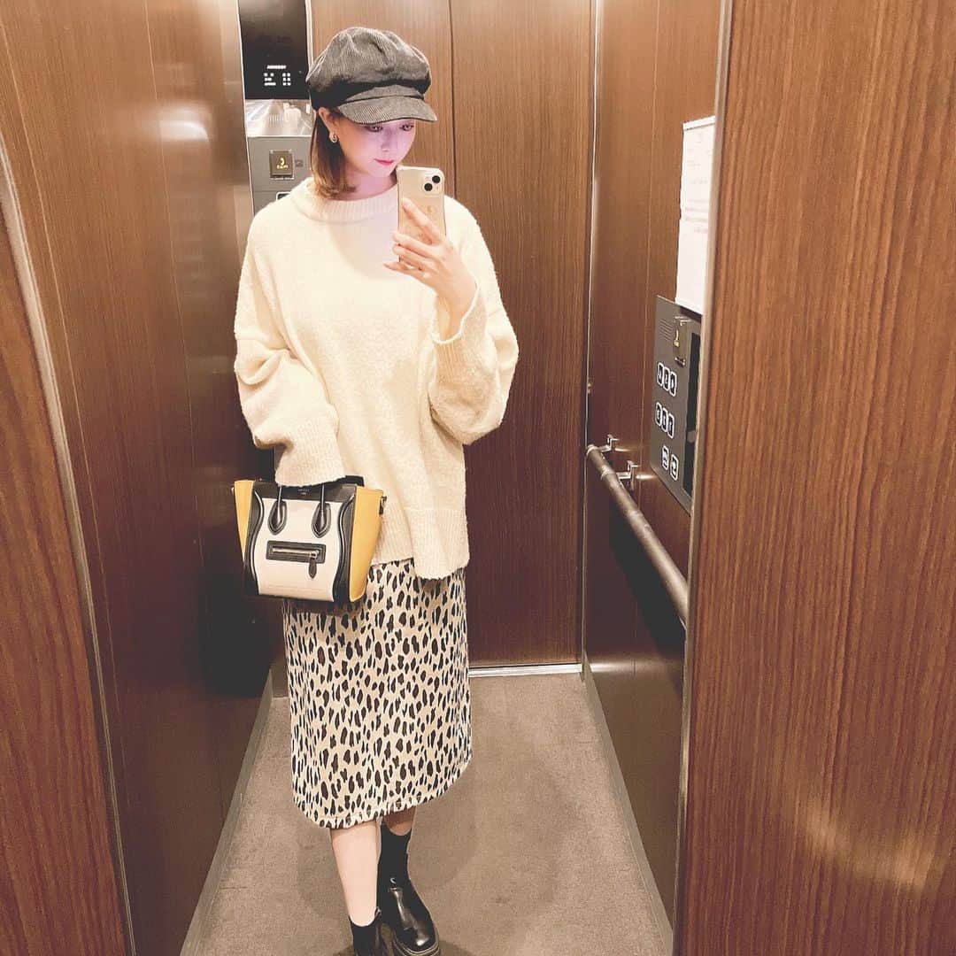 末次愛梨のインスタグラム：「久しぶりの投稿📝  冬のレオパードって可愛くて SHEENAのロングスカートを コーデに入れてみた♡  ストレッチきいてるから、 骨盤広めなわたしでも余裕だった助かる🥲  @shoplist_official   #SHEENA#SHOPLIST#大人ロングスカートコーデ#ロングスカートコーデ#shoplist大人ロングスカートコーデ#ロングスカート#マキシスカート#レオパード#ショップリスト#韓国#冬コーデ」
