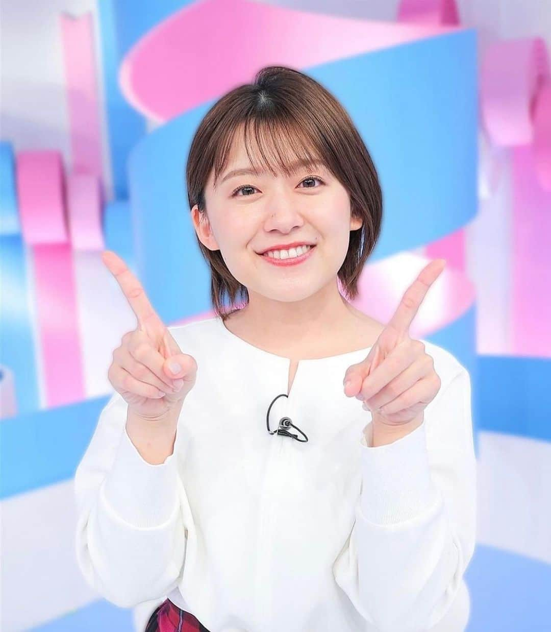 尾崎里紗のインスタグラム：「忽滑谷アナが北京五輪取材のため、 今日は久しぶりに、ZIP！のスタジオにお邪魔しました🌟  変わらず温かいスタッフさん、テンポ良く進んでいく放送に感動しつつ…あっという間の2時間10分。  全国の皆さんに「おはようございます」と言えたことも嬉しかったです😌笑 北京五輪の間、金曜日はお世話になります！ ぬかちゃんファイト！！  #ZIP！ #プラススリーも初参加 #ありがとうございました🌷」