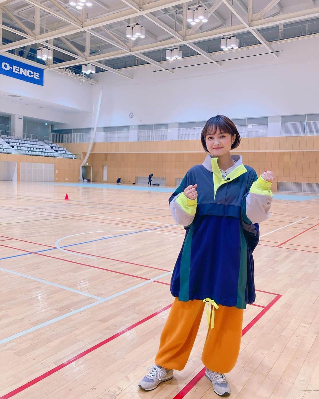 葵わかなのインスタグラム：「フジテレビ 「KinKi Kidsのブンブブーン」  世界のスポーツ三番勝負😳  冬のライオンチームとして、#浅利陽介　さんと参戦してきました〜！  楽しいけど難しい…みたいな、、また勝負したーい！！😱😳  明日、1月29日11:05〜放送です。ぜひ〜！  #冬のライオン」
