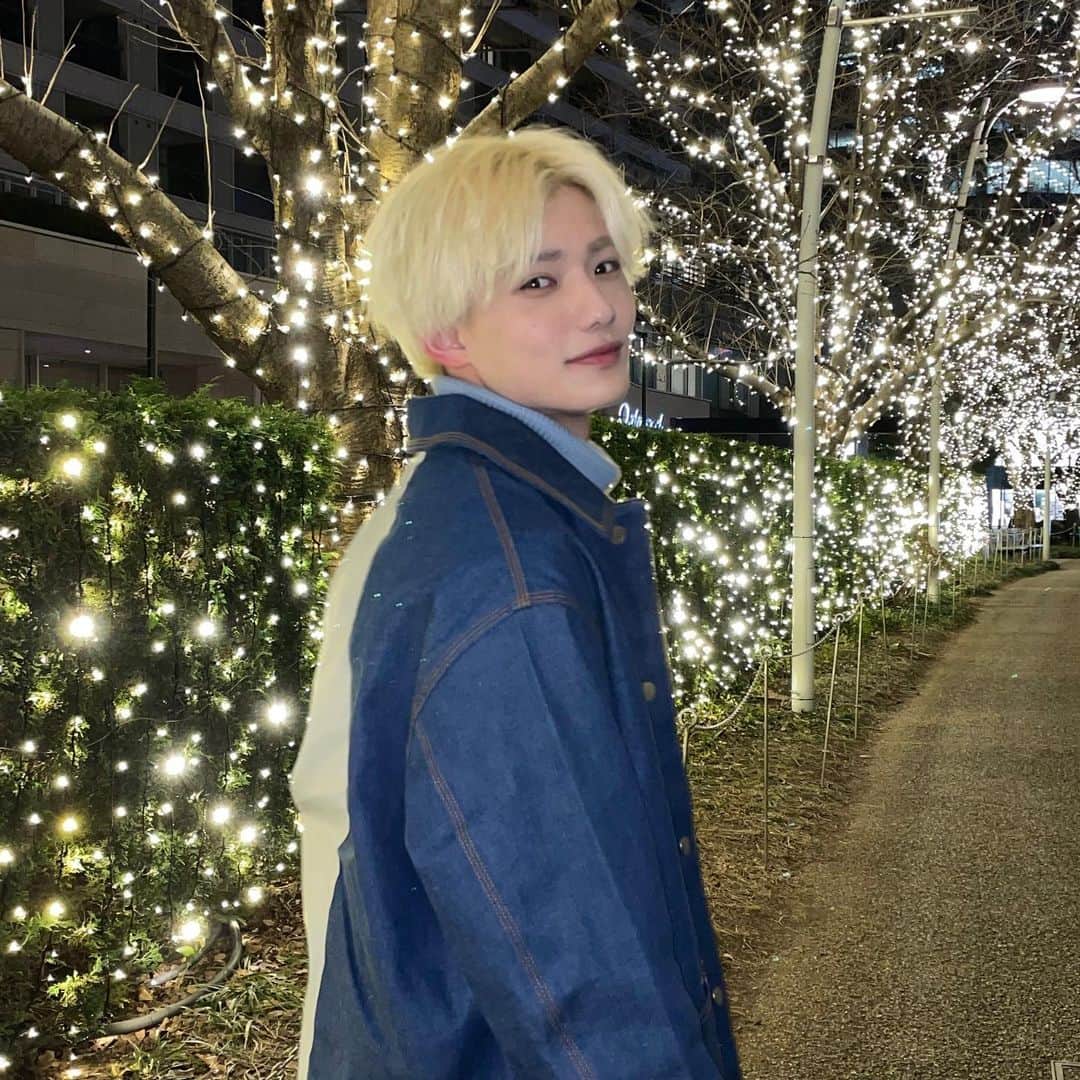 日之出莉久のインスタグラム：「ㅤㅤㅤㅤㅤㅤㅤㅤㅤㅤㅤㅤㅤ 寒いし手繋ご？？   #イルミネーション」