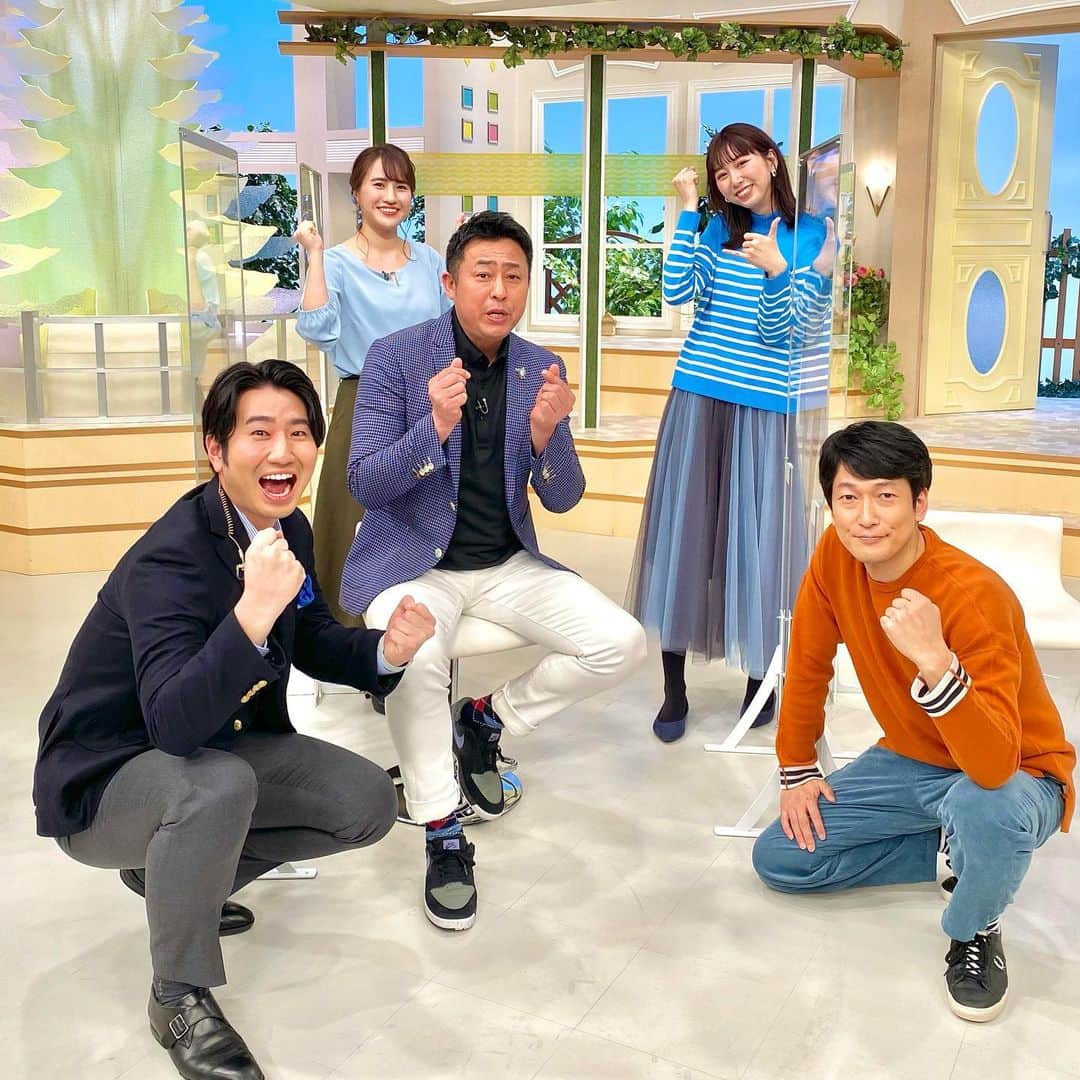 福田太郎のインスタグラム：「土曜日の #イチモニ！🙆‍♂️ 楽しみしかない！キャンプイン目前の 新生ファイターズ情報を、岩本さんと共に、 チームイチガンで、たーっぷりお届けします🤙 ⠀ 今日1/28は、俺たちの #BIGBOSS！こと #新庄剛志 新監督、50歳のお誕生日です！ 岩本さんと同い年！おめでとうございます🤩 ⠀ 明日の放送も、全力で楽しみます！ ぜひ最後まで見届けてください✈️⚾️ ⠀ #HTB #アナウンサー #福田太郎 #tarofukuda」