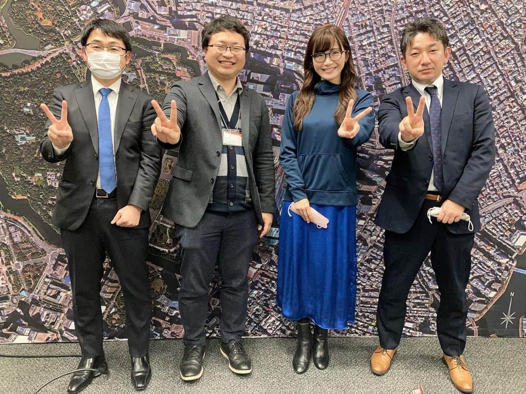 榎本麗美さんのインスタグラム写真 - (榎本麗美Instagram)「#超小型衛星利用シンポジウム つづき...  豪華パネリストの貴重なディスカッション！の モデレーターを務めさせて頂きました🎤  【パネリスト】 ・スペースワン 阿部さん、 ・インターステラテクノロジズの稲川さん、 ・ANAホールディングス 鬼塚さん  皆さんの猛烈なチャレンジと熱意に、 日本の超小型衛星利用の明るい未来が見えました🛰  日本での超小型衛星打ち上げを待ち望んでいる皆様、 ご期待くださいねっ🚀  時間がもっともっと欲しいくらいで、 またこちらのメンバーでお話出来ると良いなあ✨  この2.3年で、宇宙ビジネスの勢いが凄い事になっているので、 1年後には、全く違う内容のディスカッションになるだろうなと思っています！   超小型衛星利用シンポジウムはこちら ↓ https://aerospacebiz.jaxa.jp/cubesatlv2022/  #宇宙 #超小型衛星」1月29日 0時09分 - enomotoremi