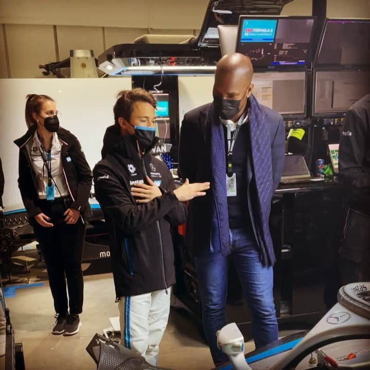 ディディエ・ドログバのインスタグラム：「I guess the pep talk pre race helped 🏆 well done on your win 🏁 @fiaformulae #ABBFormulaE #DiriyahEPrix 🏎⚡️」