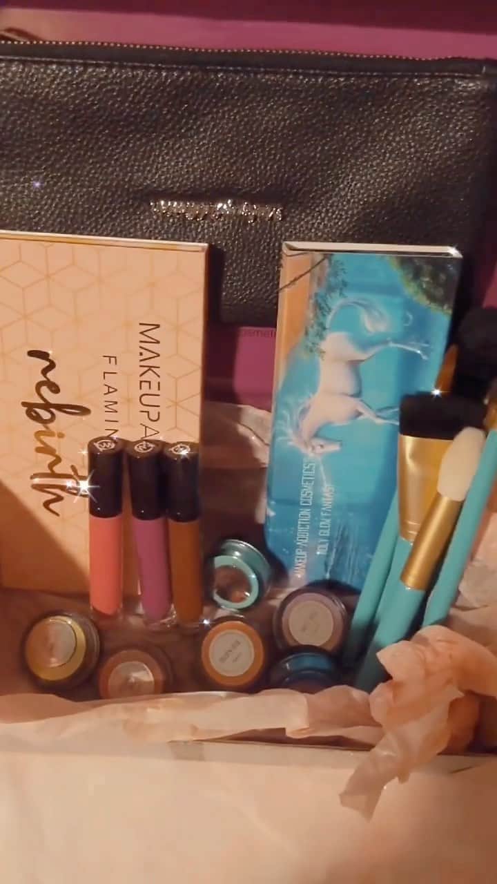 Makeup Addiction Cosmeticsのインスタグラム：「Unboxing with @kimreed930! We are loving all the products 🌸😍  What are you loving?  Shop on makeupaddictioncosmetics.com」