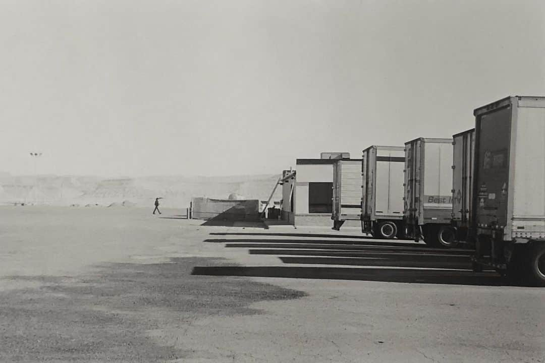 Stephan Wurthのインスタグラム：「Truck stop, Utah. #kodak #gelatinsilverprint」