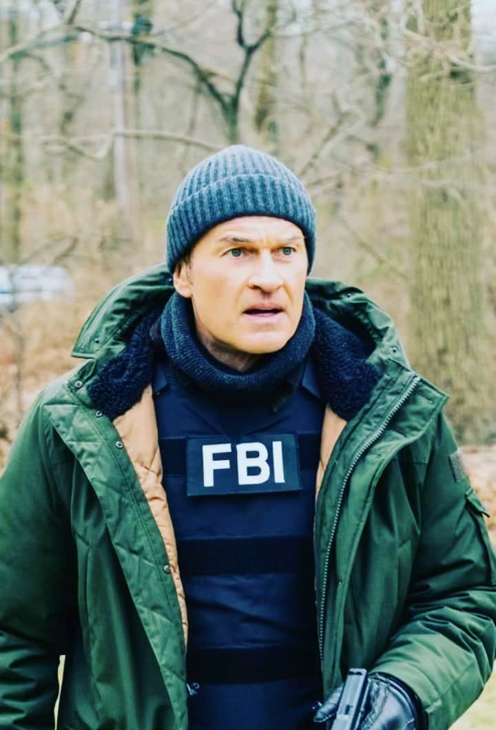 ケラン・ラッツのインスタグラム：「Wishing my fellow freezing temp  @fbicbs FBI Most Wanted cast mates a warm winter :)  Love and miss you all!」