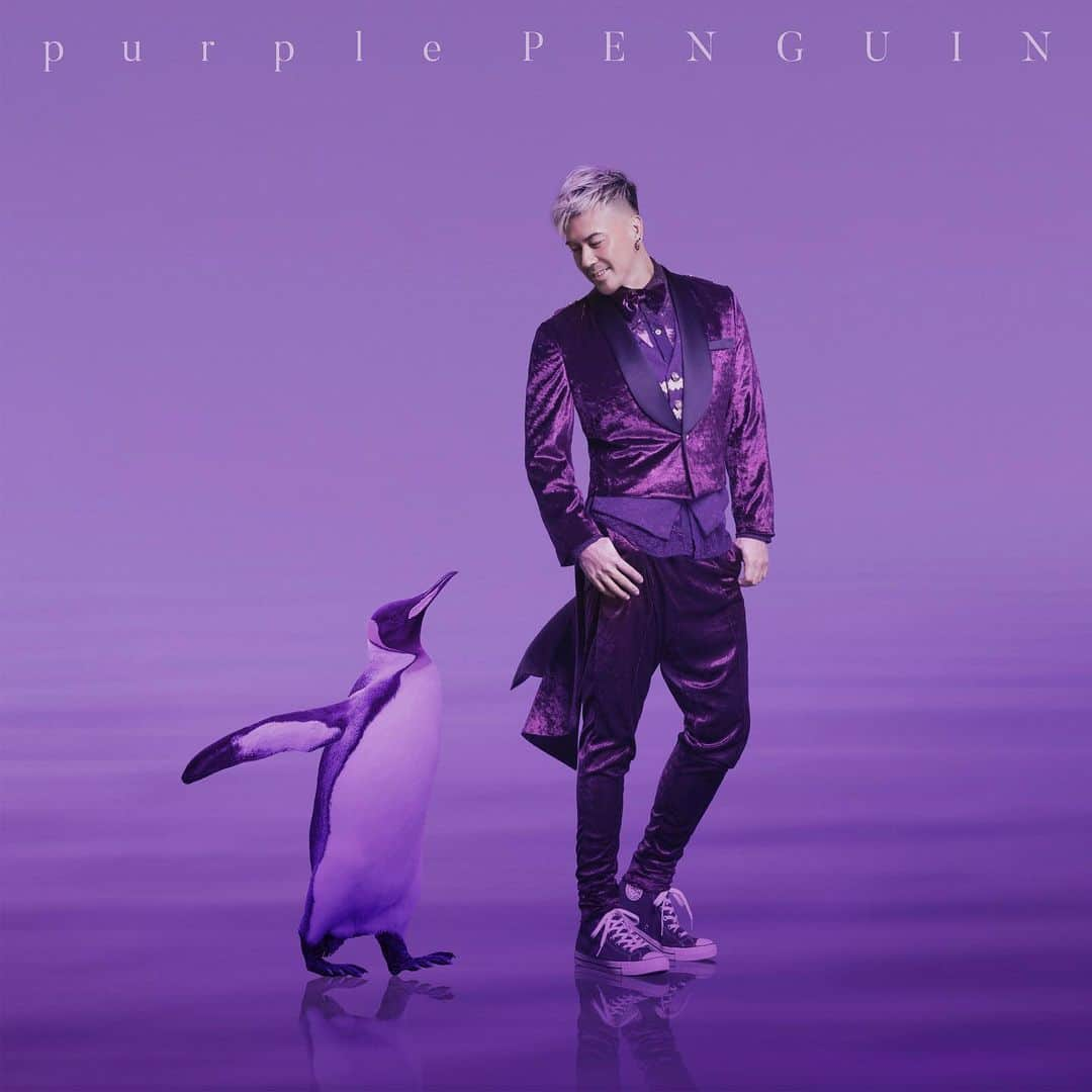 米倉利紀さんのインスタグラム写真 - (米倉利紀Instagram)「“purple PENGUIN”  TOWER RECORDSでリリースライブ。 「正直者が勝者」の“KING”と電話。 バンドメンバーと”purple PENGUIN”ツアーの衣装準備。  そして、いつも応援してくださるみなさんが”purple PENGUIN”を信じてくれているから今日という特別な日が僕に与えられました。  いい日だった。  ありがとう。  brand new visual for 2022 #purplePENGUIN #toshinoriYONEKURA #newalbum #26th #kazuyoshishimomura #kohey #shogosone #yukihiro”king”yuasa #thankyou  photographer: kazuyoshi shimomura hair and makeup: kohey stylist: shogo sone」1月29日 18時51分 - toshi_yonekura