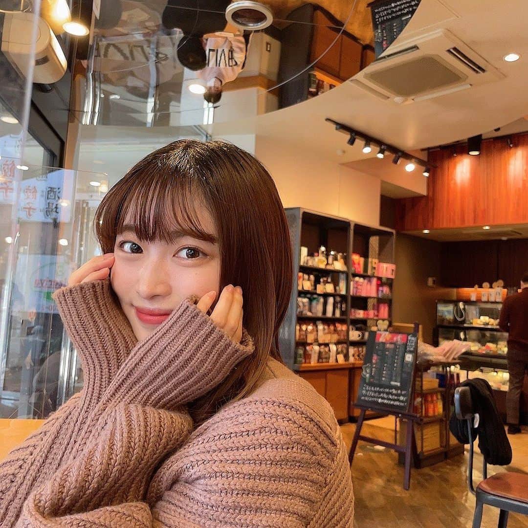藤白りりのインスタグラム：「LINEギフトもらってたから珍しく、1番大きいサイズ頼みました☕️ (飲みきれなかった。笑)  今日もお疲れ様です😌  もう頭動かない〜笑  #studywithme #studygram」