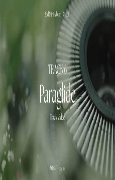 フィインのインスタグラム：「🪂  휘인(Whee In) - [WHEE] TRACK VIDEO  #6 Paraglide  ✔ youtu.be/hkgFhxvYgMU  #휘인 #WHEE #Paraglide」
