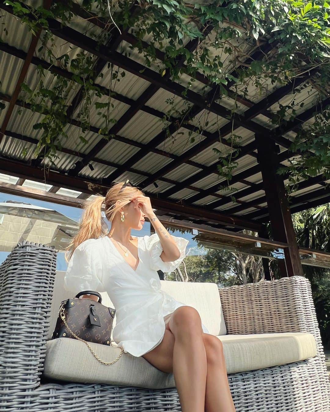 リリーマイマックのインスタグラム：「Big sleeves 🕊 @amaliebyshowpo @showpo consciously designed!! .ad」