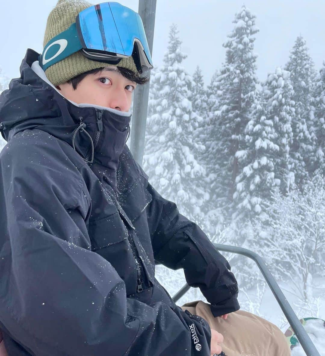 吹春友介さんのインスタグラム写真 - (吹春友介Instagram)「⠀ たまには雪山スタイル🏂 ラストに全身も☃️」1月29日 20時33分 - fukiharu0804