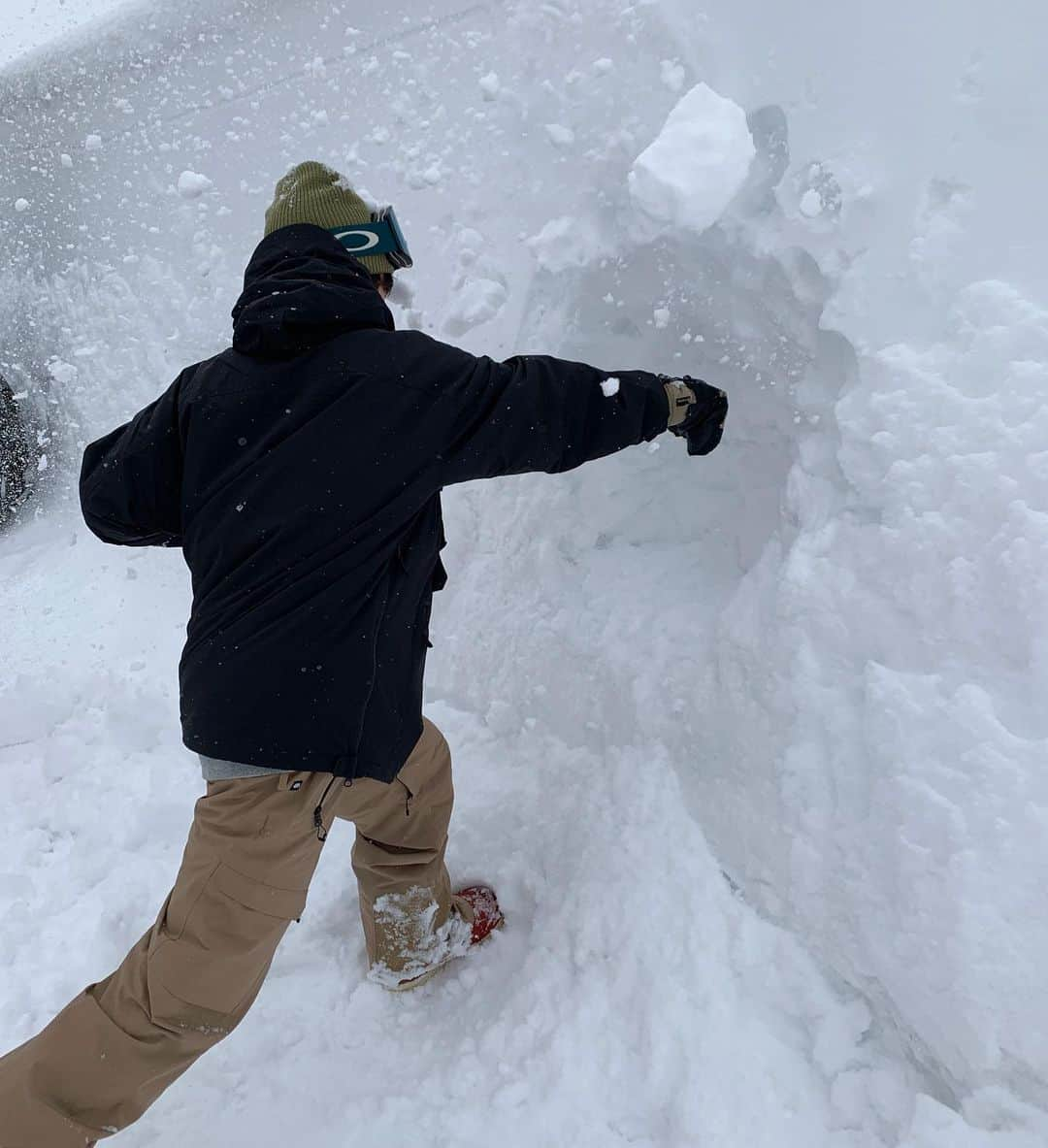 吹春友介さんのインスタグラム写真 - (吹春友介Instagram)「⠀ たまには雪山スタイル🏂 ラストに全身も☃️」1月29日 20時33分 - fukiharu0804