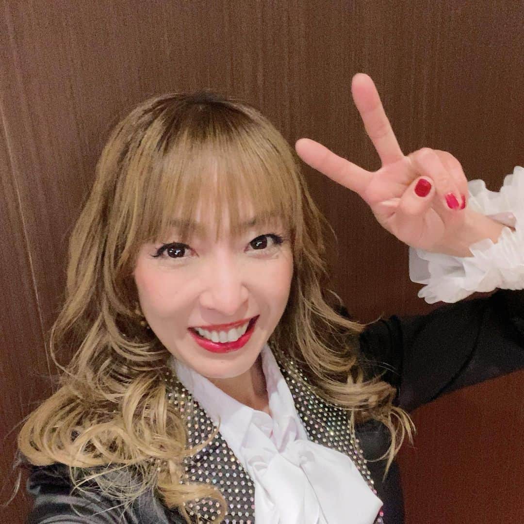 のインスタグラム：「年末から密着で撮影をしました〜🤗 私もどんな仕上がりになっているのかが楽しみです📺✨  1月31日(月)22時～MBS/TBS系列にて放送の「100%アピールちゃん」にREINAが出演いたします✨ 是非、ご覧ください🥳 お楽しみにね💕  1月31日(月)22:00〜22:57 MBS/TBS系列 「100%アピールちゃん」 https://www.mbs.jp/100appeal/ ※出演：REINA  #100%アピールちゃん #密着 #アピール出来たかな #max #reina #放送をお楽しみにね」