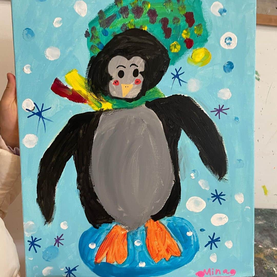 中岡由佳さんのインスタグラム写真 - (中岡由佳Instagram)「お友達とアートの時間。可愛いペンギンを描きました🎨 #art #penguin」1月29日 16時18分 - yuka_nakaoka