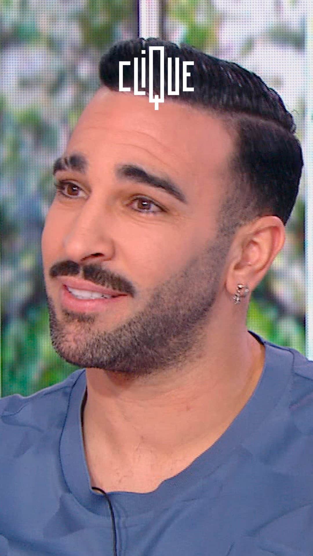 アディル・ラミのインスタグラム：「"J'étais menacé en Russie." - Contrat douteux, coup de pression, exfiltration, @adilrami raconte son expérience russe digne d'un James Bond.   #Clique, samedi à 12h45 en clair sur @canalplus.」