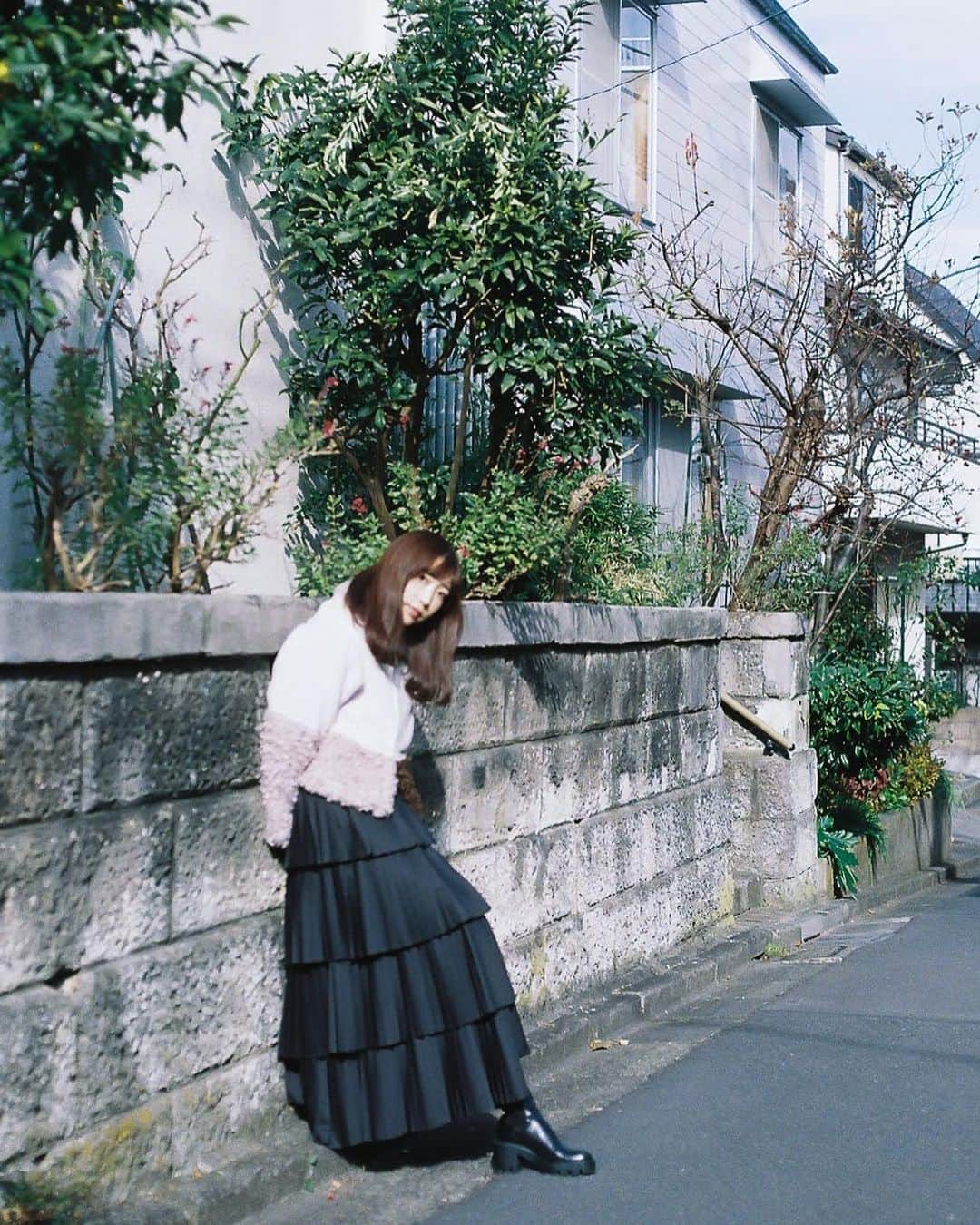 渥美友里恵のインスタグラム：「. ph @aikubo1995   素敵な週末になりますように🥳  #film」