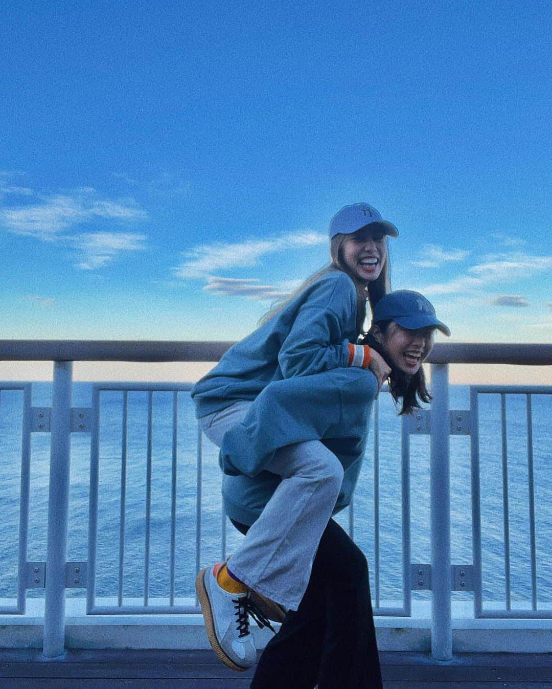 今井月さんのインスタグラム写真 - (今井月Instagram)「今日は同期兼まぶだちとのデート写真🙈❤️‍🔥 @karrrin_0220」1月29日 21時10分 - runa_imai