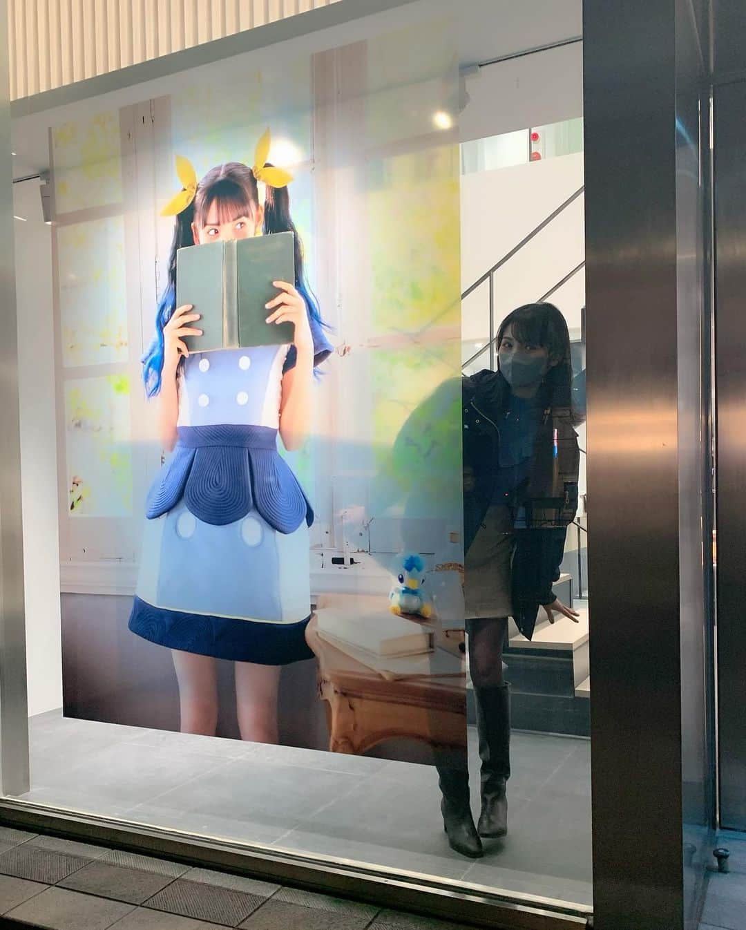 道重さゆみさんのインスタグラム写真 - (道重さゆみInstagram)「#ポチャポチャアートフェス #あの子とポッチャマ #ポップアップストア #PUBLICTOKYO神宮前店 今日から始まりました！2月6日まで開催しています💙  @prj_pochama  @pokemon  @public_tokyo   5枚目 ポケモン社のみなさん❣️服飾デザイナーの細川優実さん❣️ 6枚目 PUBLIC TOKYOのみなさん❣️ と、写真撮っていただきました♪  ポップアップストア、すごくすごく綺麗で素敵な空間ですし、 改めて、イラストも衣装も可愛すぎました💘」1月29日 21時39分 - sayumimichishige0713