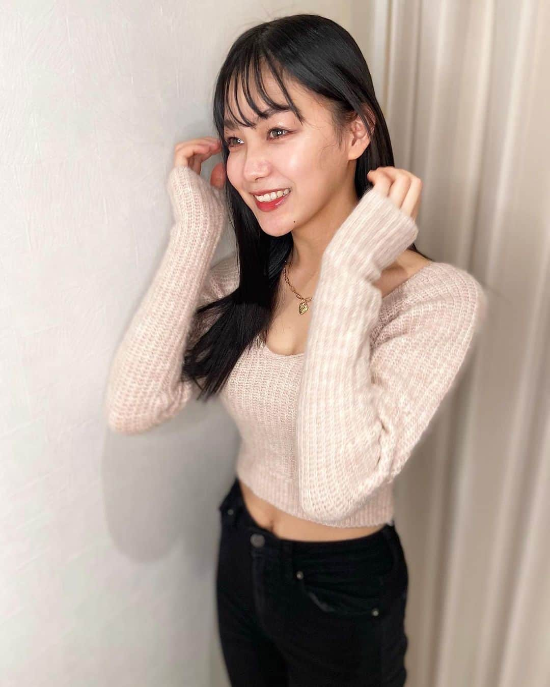 吉澤遥奈のインスタグラム：「さらさら☺︎ ・ ・ ・  #トリートメント #黒髪 #ロング #hear #asian」