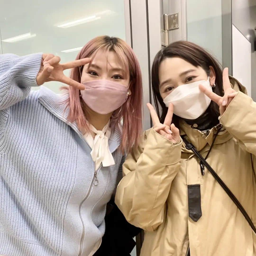 吉本坂46さんのインスタグラム写真 - (吉本坂46Instagram)「今日もオンライントーク会ありがとうございました✨  仲良し2人組を激写📸🌜 かわかっこいい💕  #あのはる #あのがわ #小川さんのおでこが好きなあのんさんのためにおでこを出した小川さん #おかえりなさいたかしさん #TikTok撮影してました斎藤さん #仲良しコンビ #ANON #スパイク小川 #トレンディエンジェルたかし #トレンディエンジェル斎藤」1月29日 21時49分 - yoshimotozaka46official
