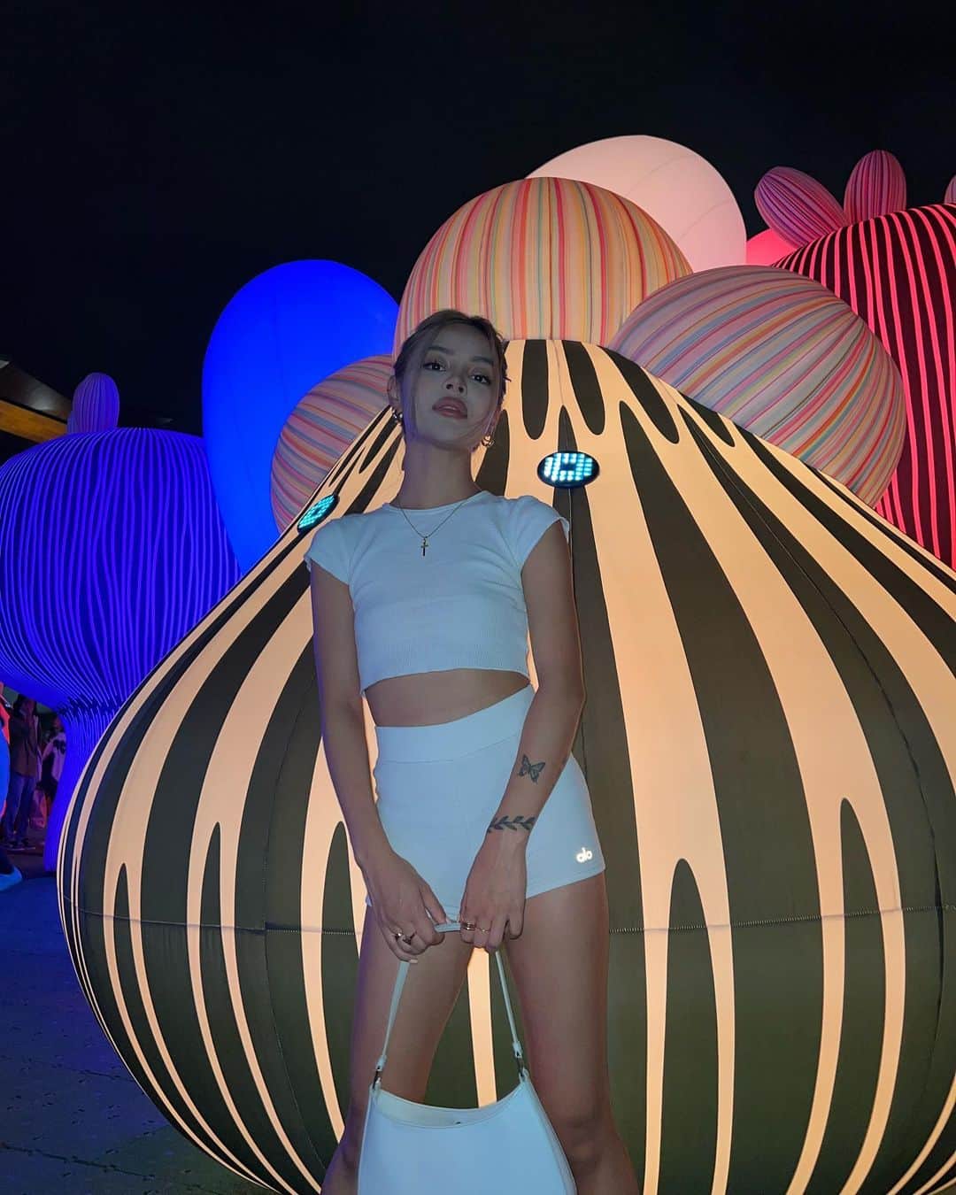 リリーマイマックのインスタグラム：「Summer nights walking around the city w ur friends tipsy is my fave thing bout summmmeerrrr 🥺」
