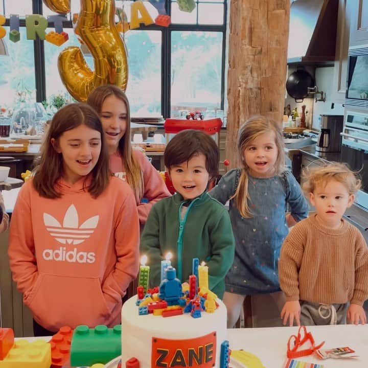 コリー・ロバートソンのインスタグラム：「This little guy turned 3 and was the cutest little birthday boy!! He was loving his moment 🤗and didn’t stop till he blew all his candles out 💪🏼I can’t stop watching his cute little face in this video!   Zane, you make life so much fun, you are so smart, brave and creative. I love your imagination, the way you act out all of your stories, your silly faces, and sweet, sweet spirit. You keep us all laughing and dancing! I love you so much and love watching you grow ❤️」