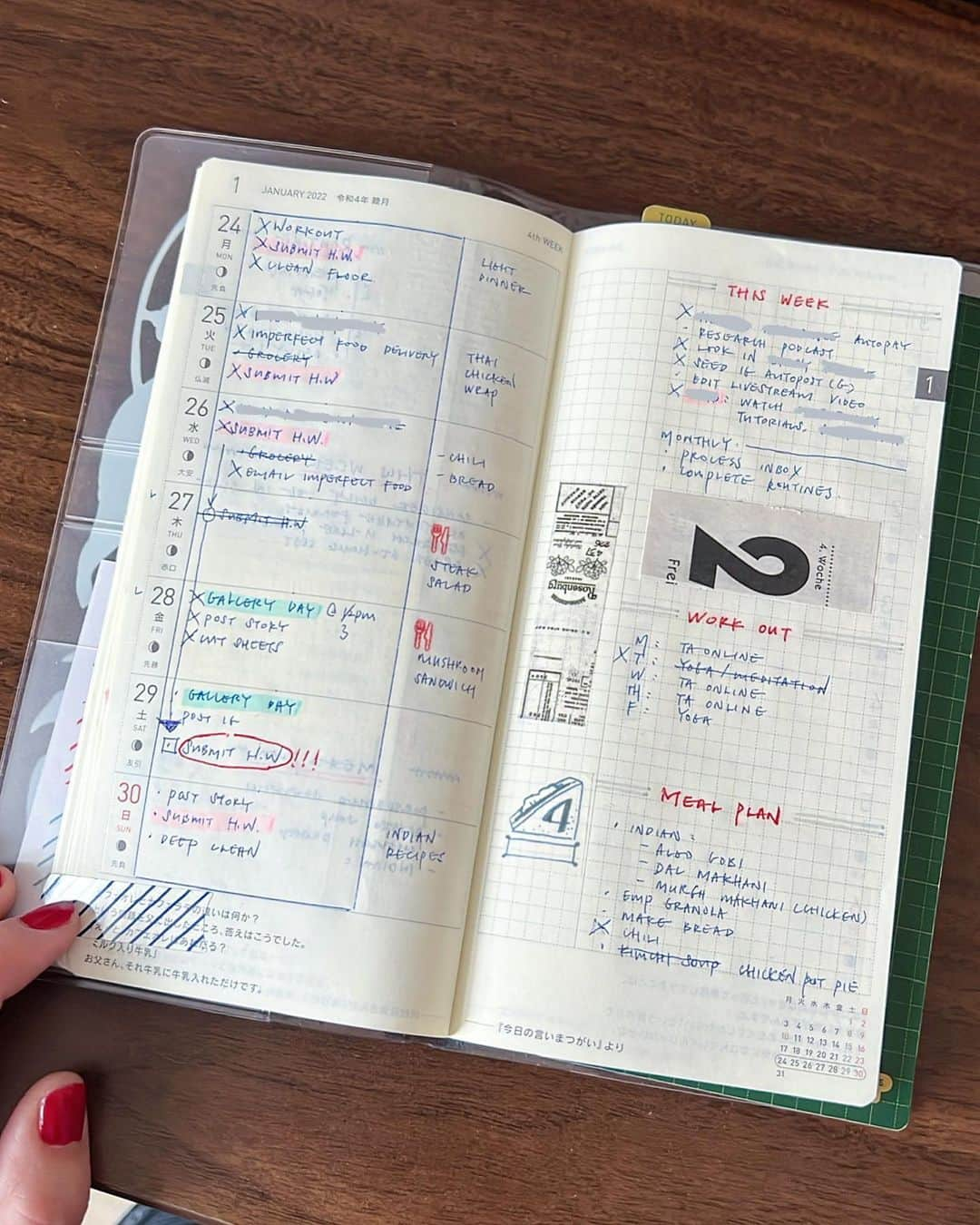 Dara M.のインスタグラム：「This week. Snow day here, aka catch-up day. #hobonichiweeks #hoboweeks #bulletjournal #planner #planneraddict #study #plannercommunity #plannerlove #plannerflipthrough #planwithme #stationary #planning #organization #functionalplanning #hobonichi  #bujo #hobonichimegaweeks #plannerideas #plannersetup」