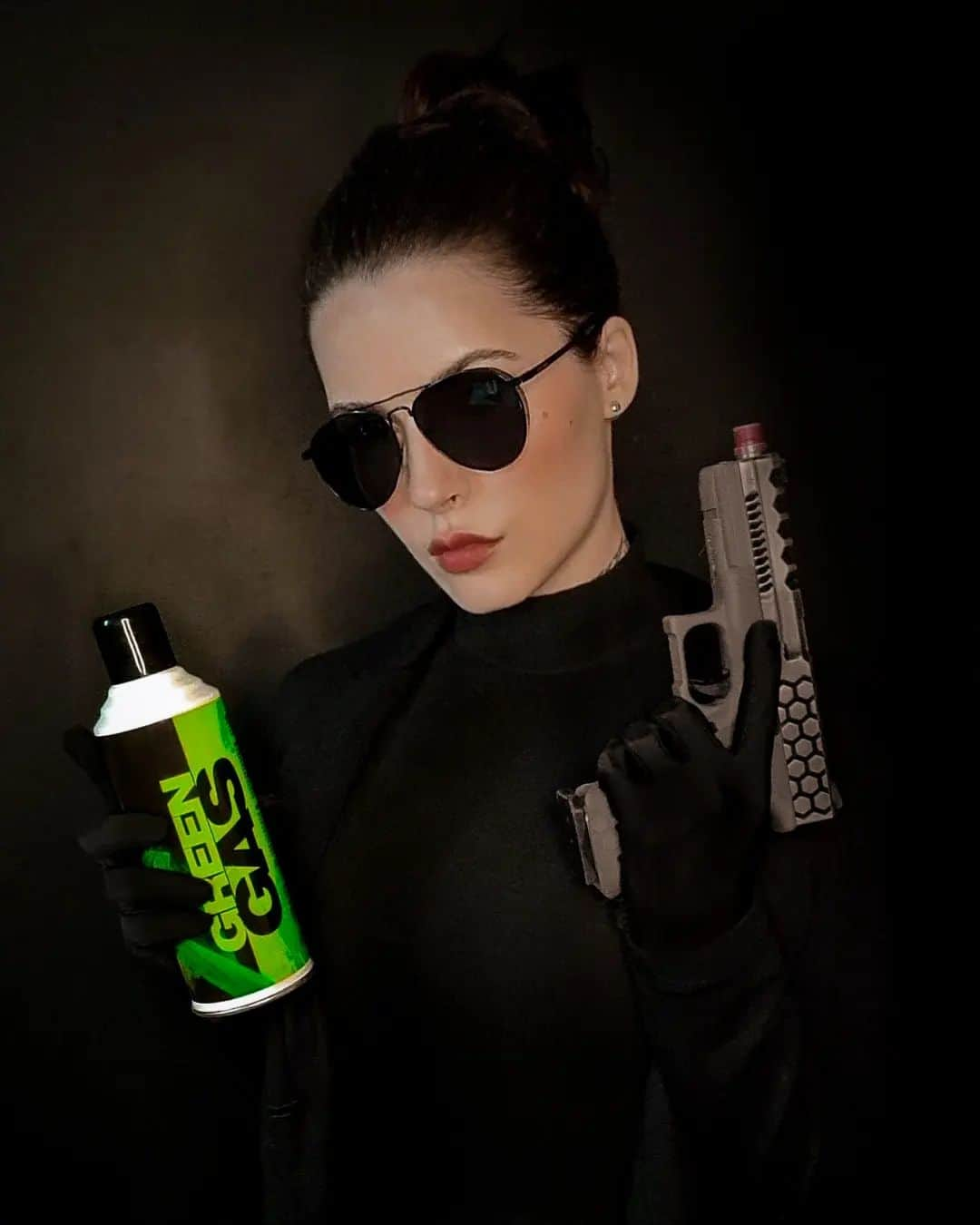 Anna Vargasさんのインスタグラム写真 - (Anna VargasInstagram)「Você já viu que agora a @spartanairsoftmunition também tem Green Gas? A galera que testou tem falado super bem! O meu chegou ontem e eu já tô ansiosa pra testar também. 😎 . #airsoft #airsoftbrasil #GBB #greengas #spartan」1月30日 3時06分 - myst.shots